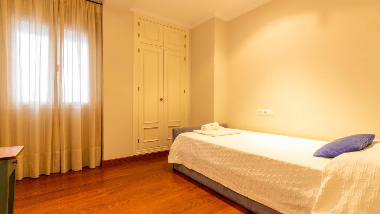 Apartamento Arenal - 3 Habitaciones Sevilla Bagian luar foto